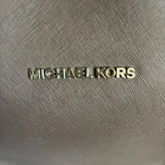 Michael Kors Women's Jet Set Travel Large Saffiano Leather Tote Bag in Taupe